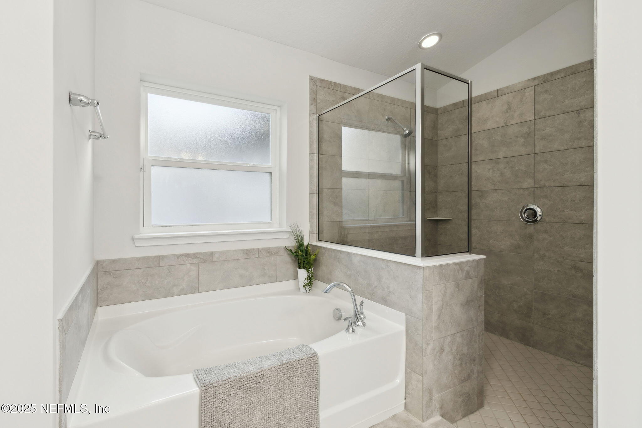 5012 KAREN Fernandina Beach, FL 32034